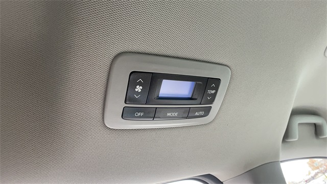 Used 2015 Blue Toyota XLE image 34