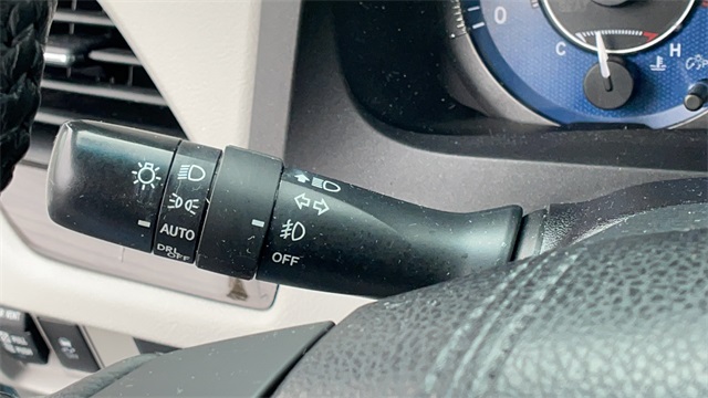 Used 2015 Blue Toyota XLE image 13