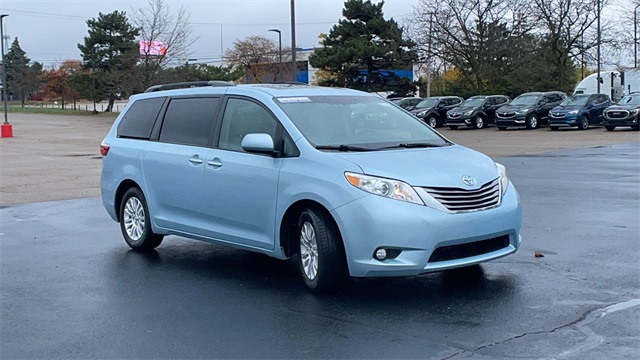 Used 2015 Blue Toyota XLE image 2