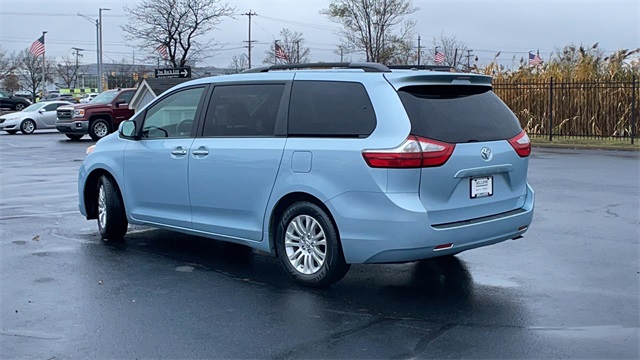 Used 2015 Blue Toyota XLE image 4