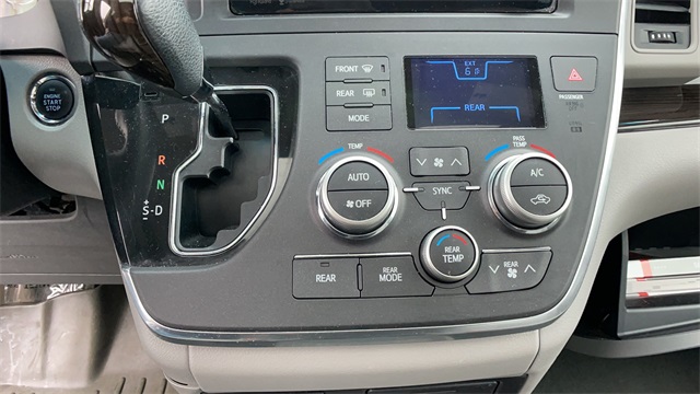 Used 2015 Blue Toyota XLE image 25