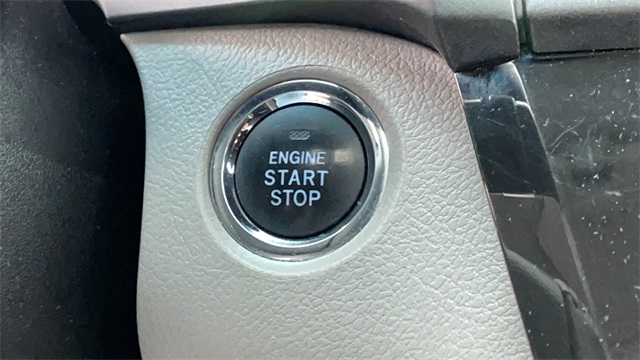 Used 2015 Blue Toyota XLE image 18