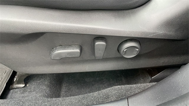 Used 2020 Silver Subaru Sport image 37