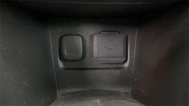 Used 2016 Silver Buick Base image 26