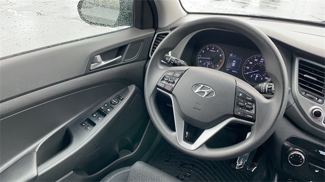Used 2016 Gray Hyundai SE image 7