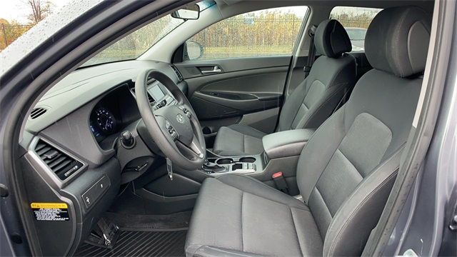 Used 2016 Gray Hyundai SE image 5