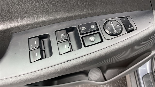 Used 2016 Gray Hyundai SE image 10