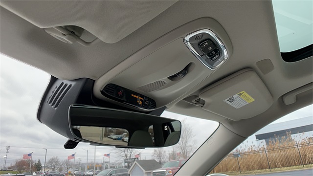 Used 2016 White Volvo T8 Momentum image 35