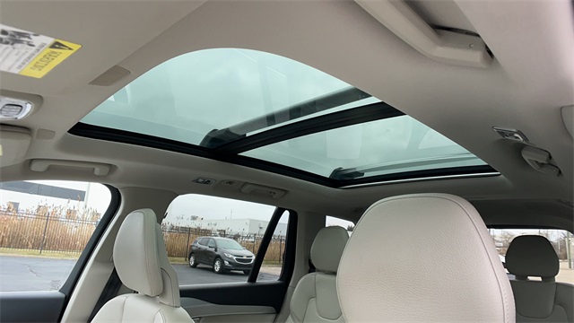 Used 2016 White Volvo T8 Momentum image 36
