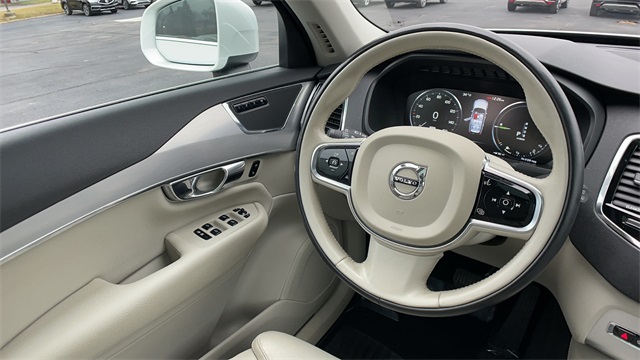 Used 2016 White Volvo T8 Momentum image 7