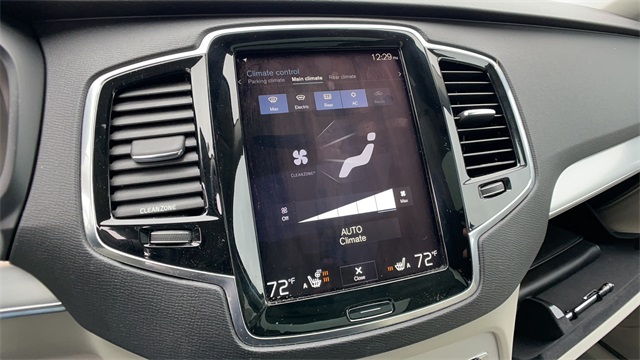 Used 2016 White Volvo T8 Momentum image 26