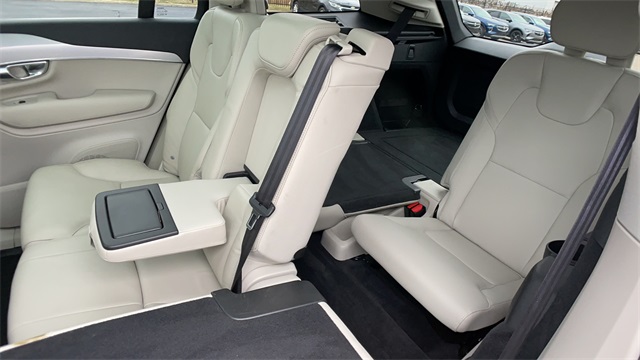 Used 2016 White Volvo T8 Momentum image 41