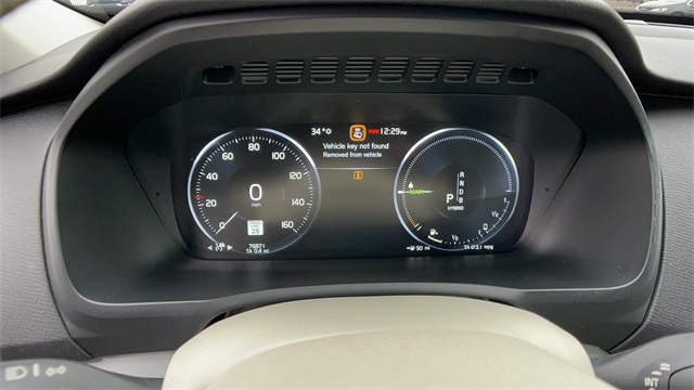 Used 2016 White Volvo T8 Momentum image 19