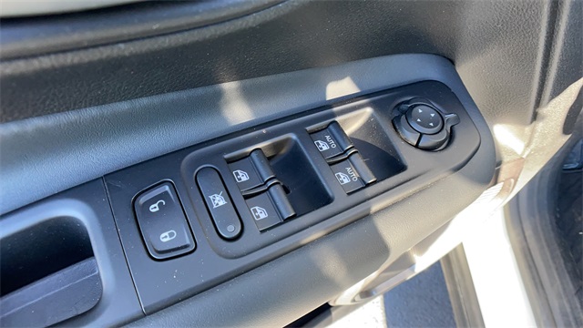 Used 2021 White Jeep Limited image 10