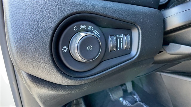 Used 2021 White Jeep Limited image 13