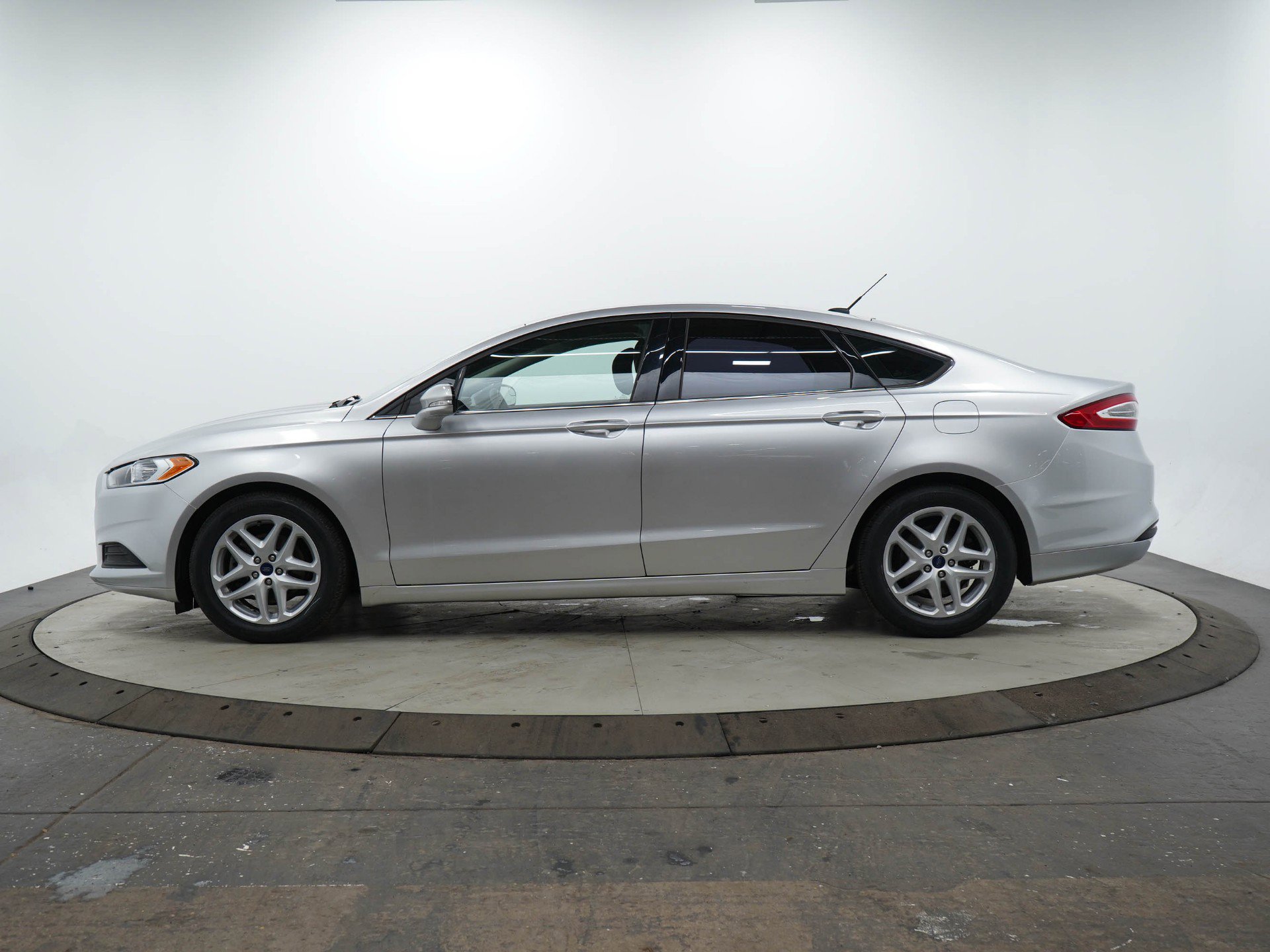 Used 2015 Ford Fusion SE with VIN 3FA6P0HD8FR165080 for sale in Burnsville, Minnesota