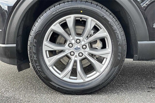 Used 2021 Agate Black Metallic Ford Limited image 39