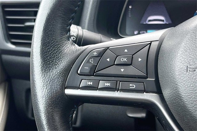 Used 2018 Blue Nissan SL image 34