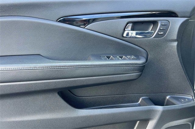 Used 2018 Honda Touring image 12
