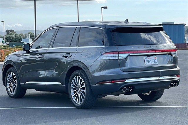 Used 2020 Lincoln Reserve image 3