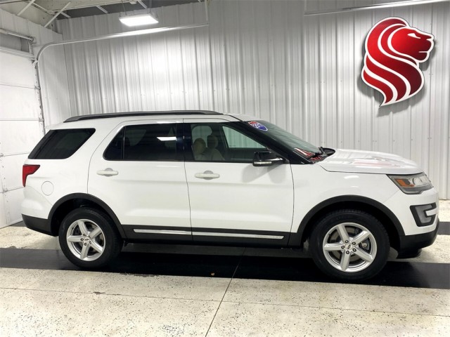 Pre-Owned 2017 Ford Explorer XLT
