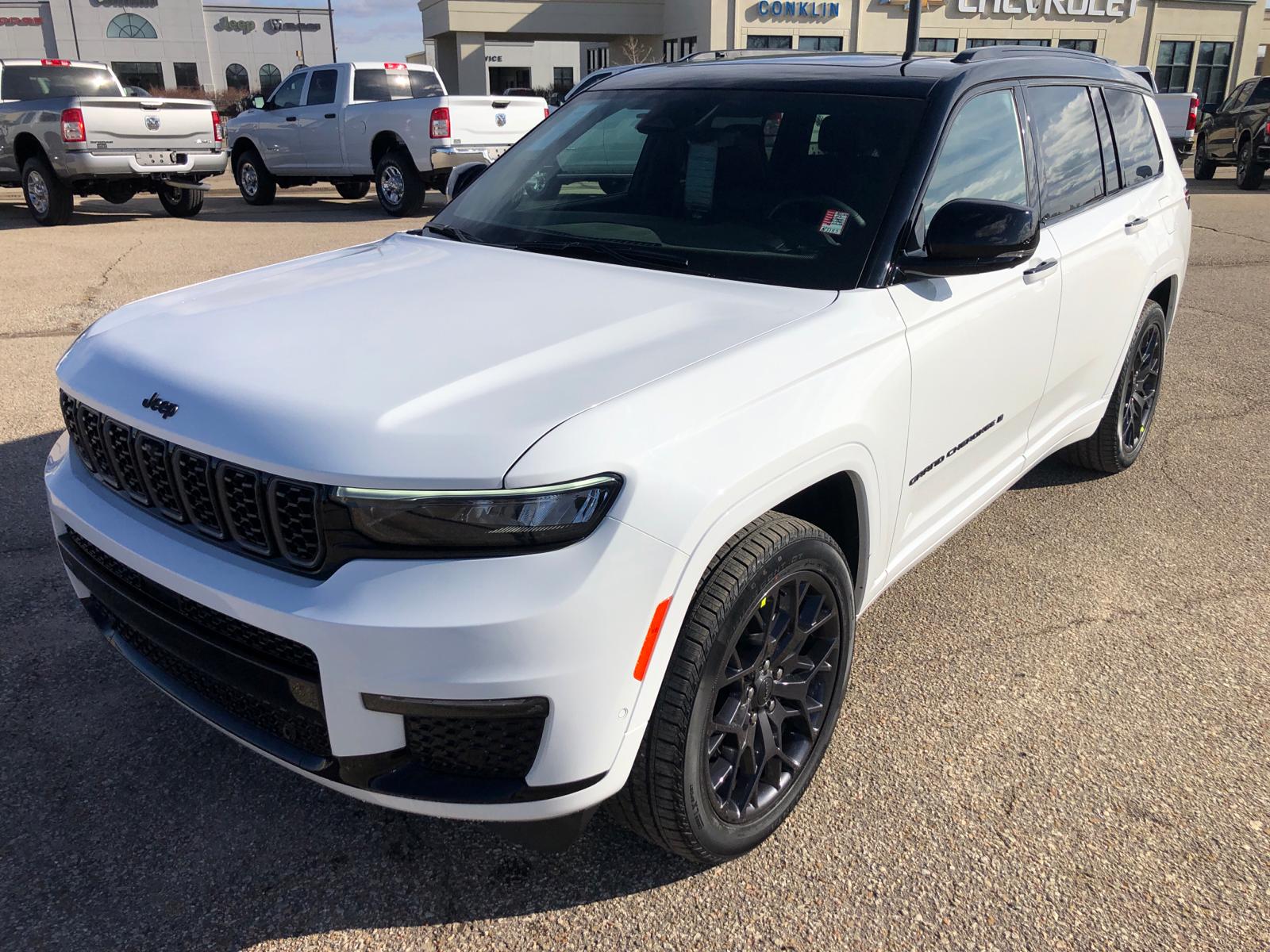 New 2023 Jeep Grand Cherokee L Summit Reserve 4×4 Sport Utility in