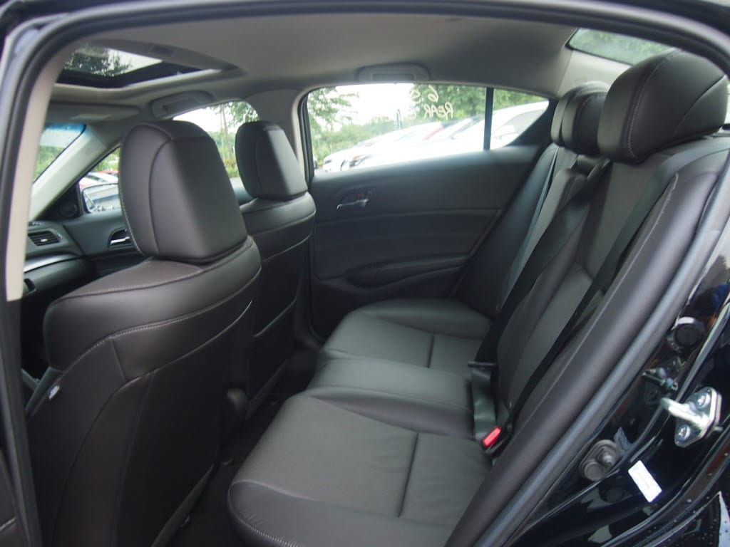 Pre-Owned 2014 Acura ILX 6-Speed Manual with Premium Package Sedan in