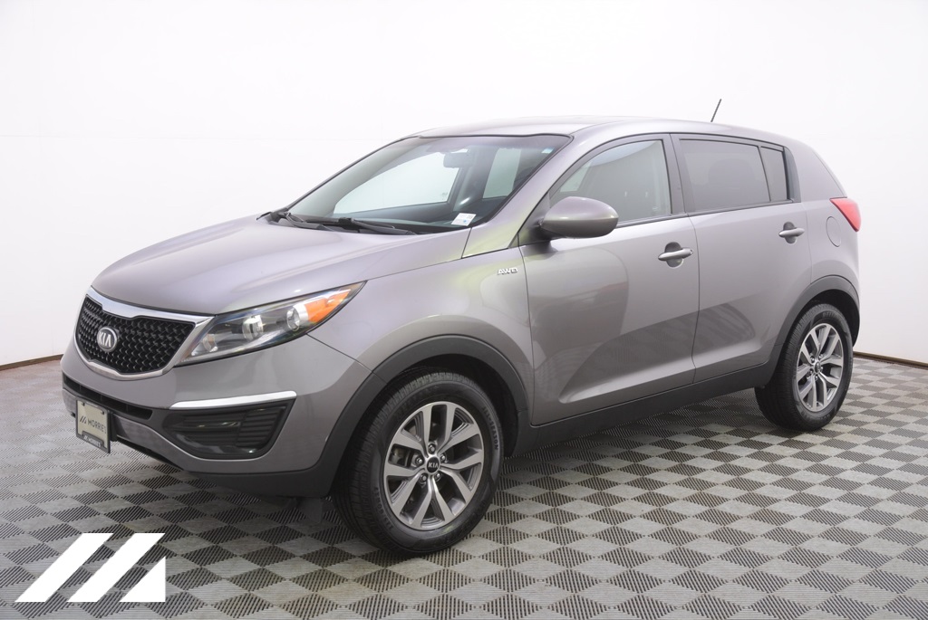Used 2014 Kia Sportage LX with VIN KNDPBCAC1E7557484 for sale in Minnetonka, Minnesota