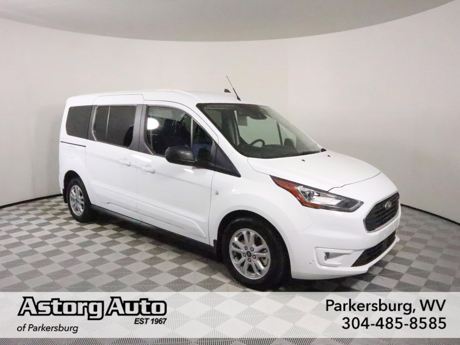 New 2022 Ford Transit Connect Wagon XLT Fullsize Passenger Van in