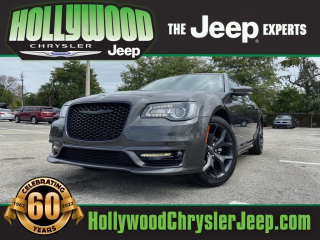 New 2022 Chrysler 300 Touring