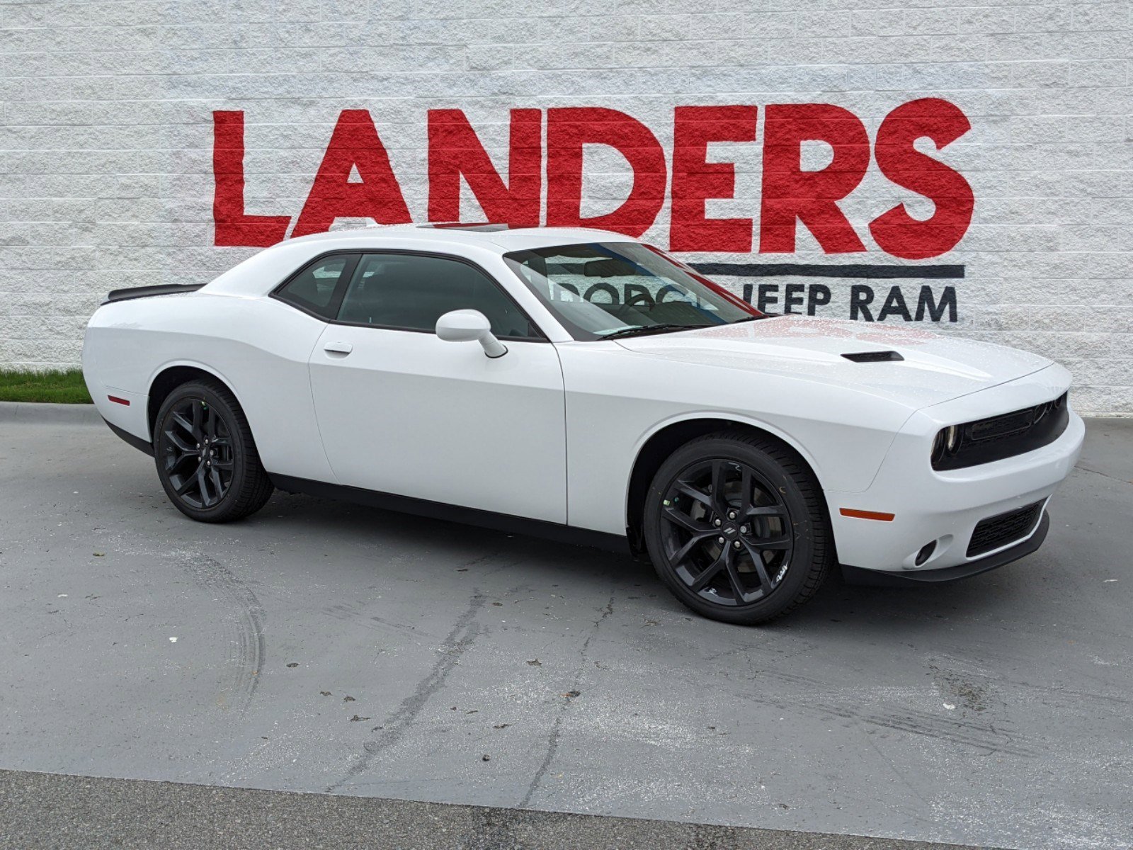 New 2022 White Knuckle Exterior Paint Dodge SXT image 1