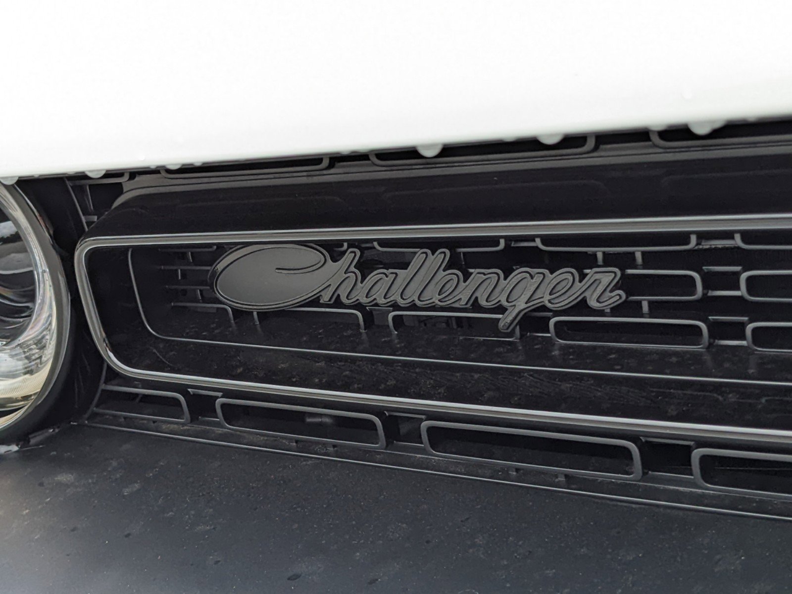 New 2022 White Knuckle Exterior Paint Dodge SXT image 28