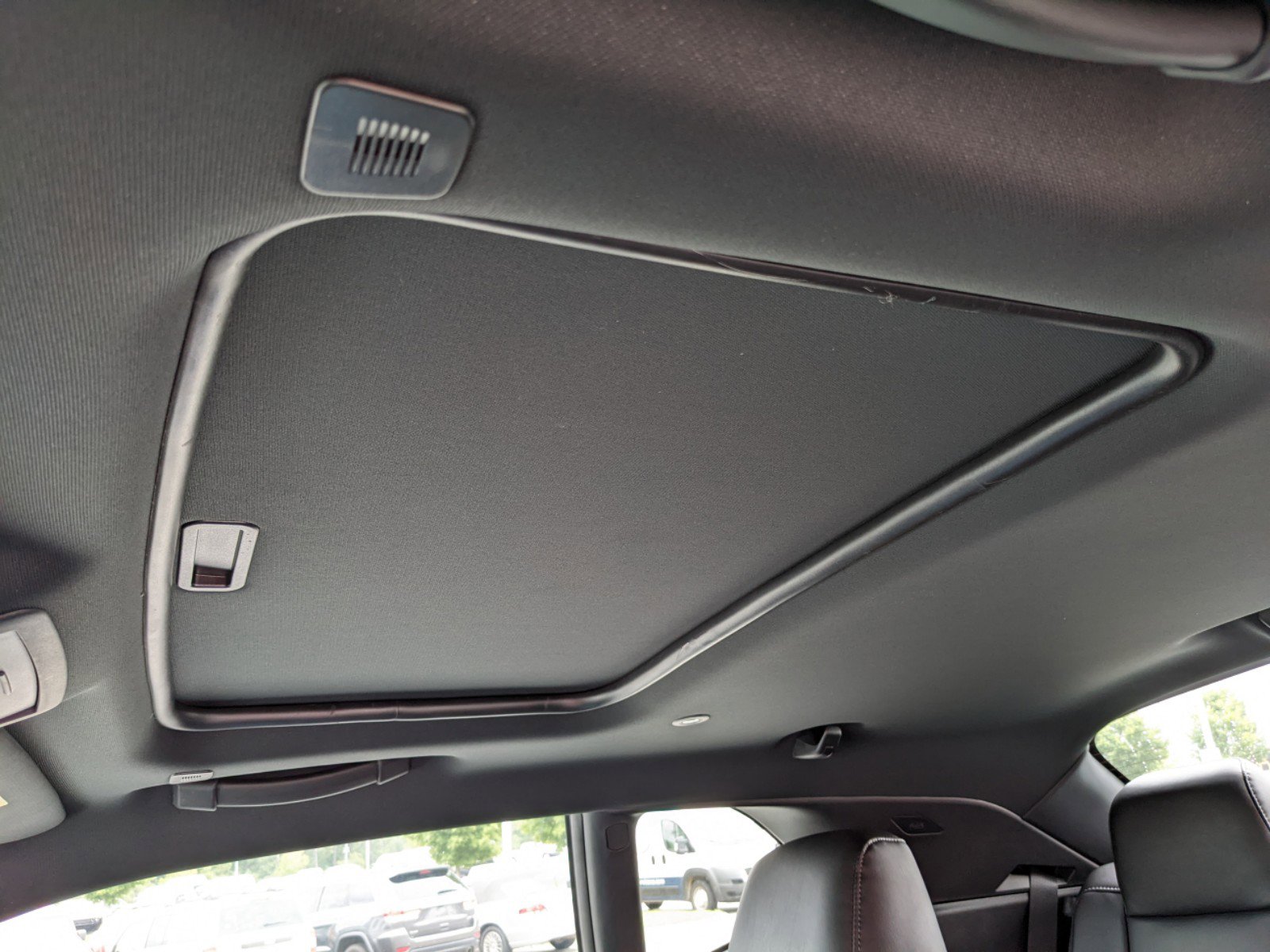 New 2022 White Knuckle Exterior Paint Dodge SXT image 19