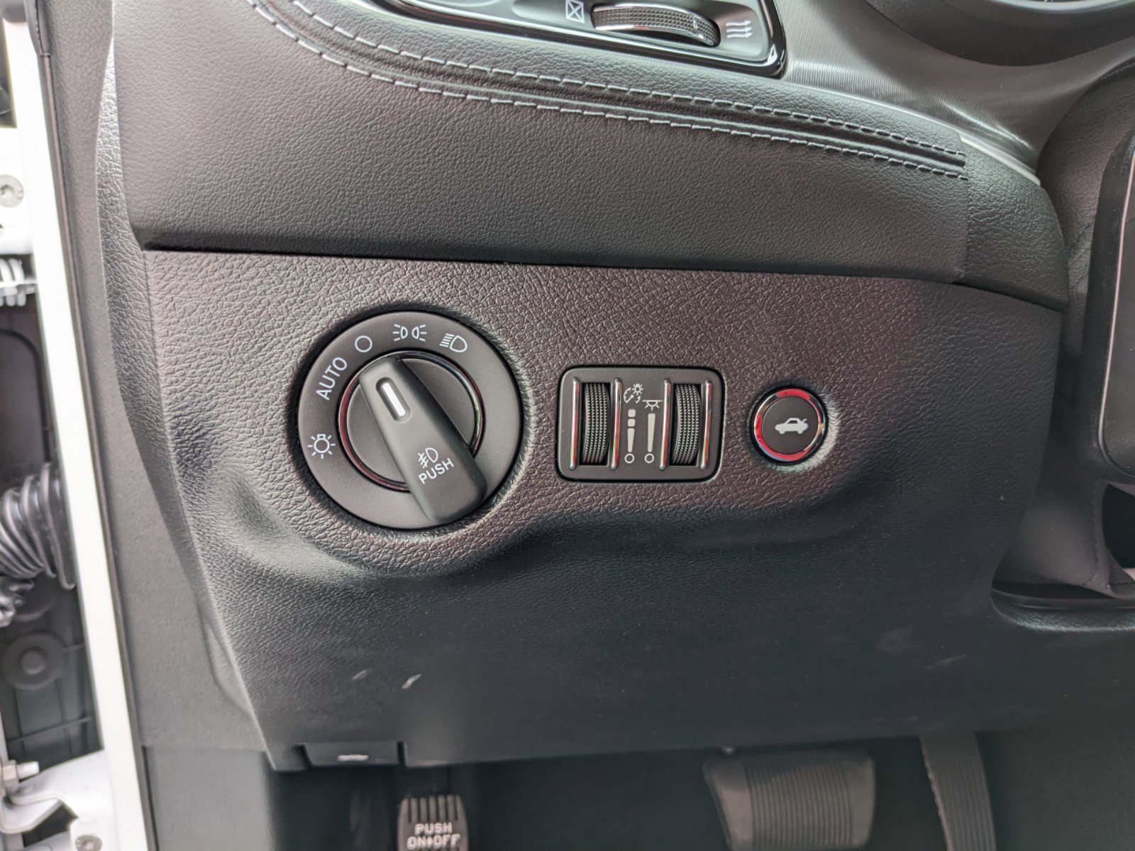 New 2022 White Knuckle Exterior Paint Dodge SXT image 20
