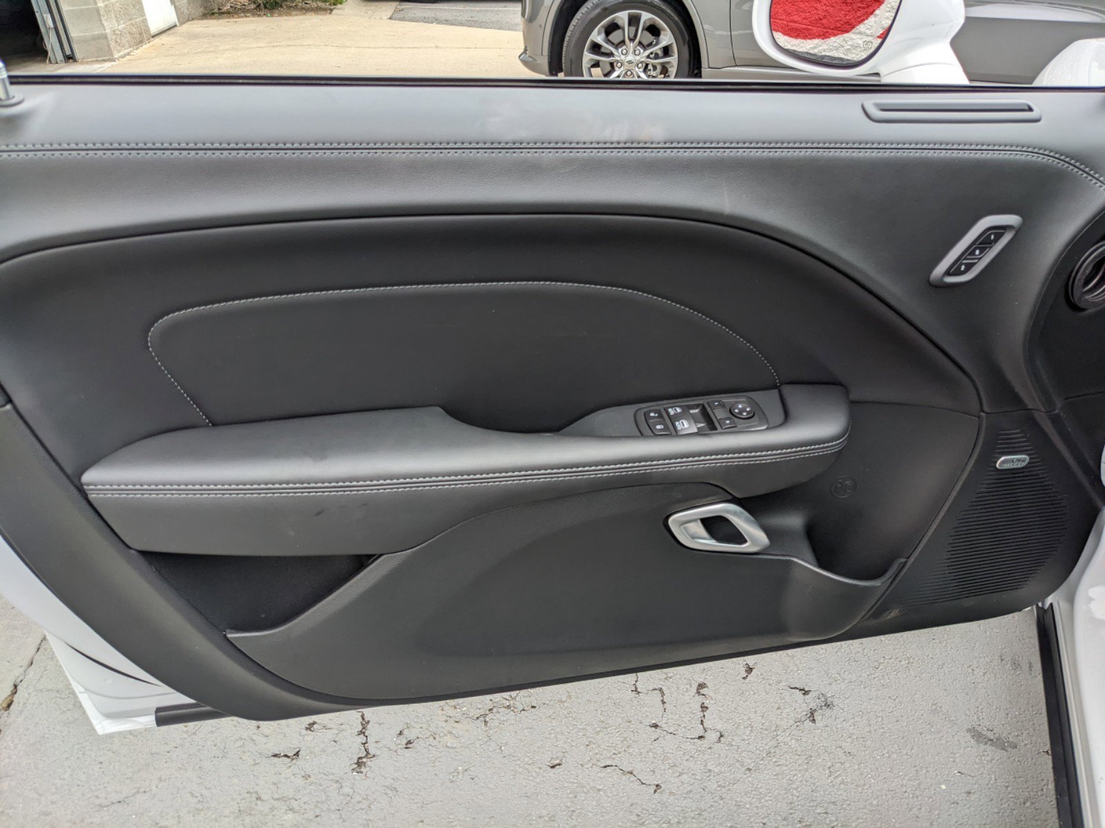 New 2022 White Knuckle Exterior Paint Dodge SXT image 15
