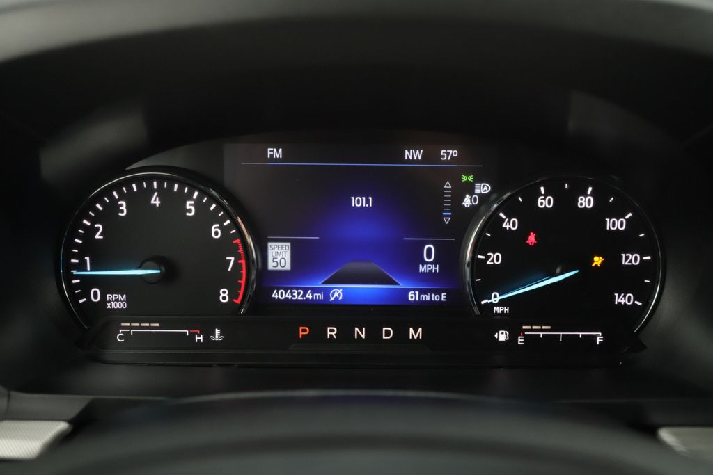 2020 Ford Explorer XLT 4WD with Leather Interior & Navigation SUV
