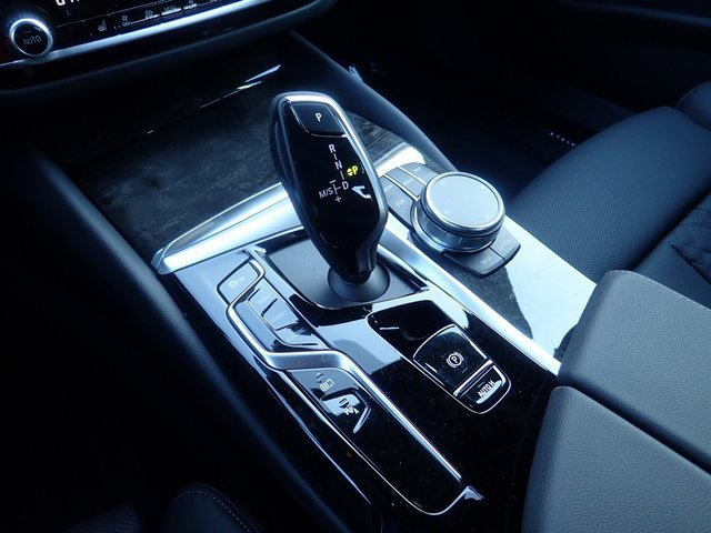 New 2023 Jet Black BMW 530e iPerformance image 154