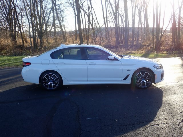 New 2023 Alpine White BMW 530e iPerformance image 122