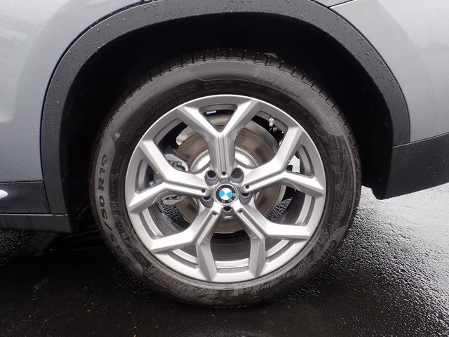 New 2023 Gray Metallic BMW xDrive30i image 41
