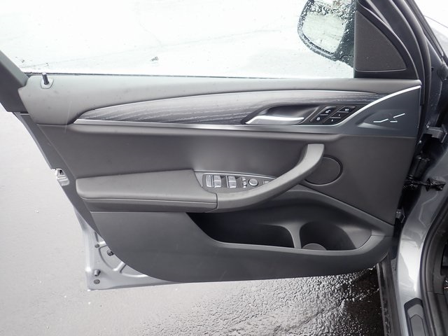 New 2023 Gray Metallic BMW xDrive30i image 9