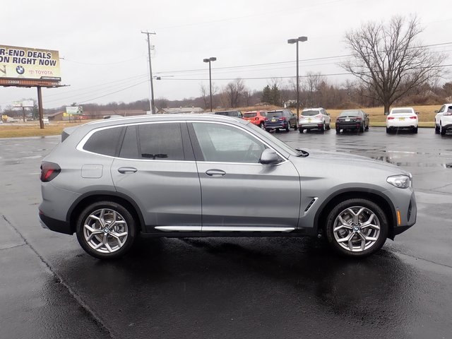 New 2023 Gray Metallic BMW xDrive30i image 2