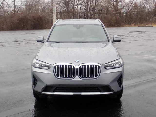 New 2023 Gray Metallic BMW xDrive30i image 5