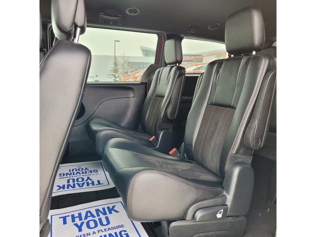 PreOwned 2019 Dodge Grand Caravan 35th Anniversary. w/ Captain Chairs / 7 Passenger Minivan