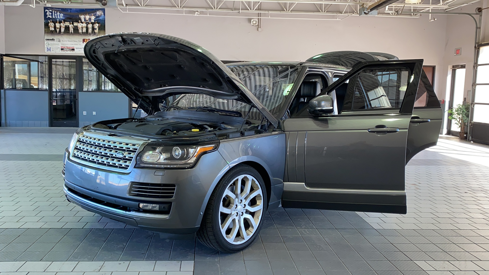 Certified Used 2014 GRAY Land Rover 4WD 4dr Supercharged image 12