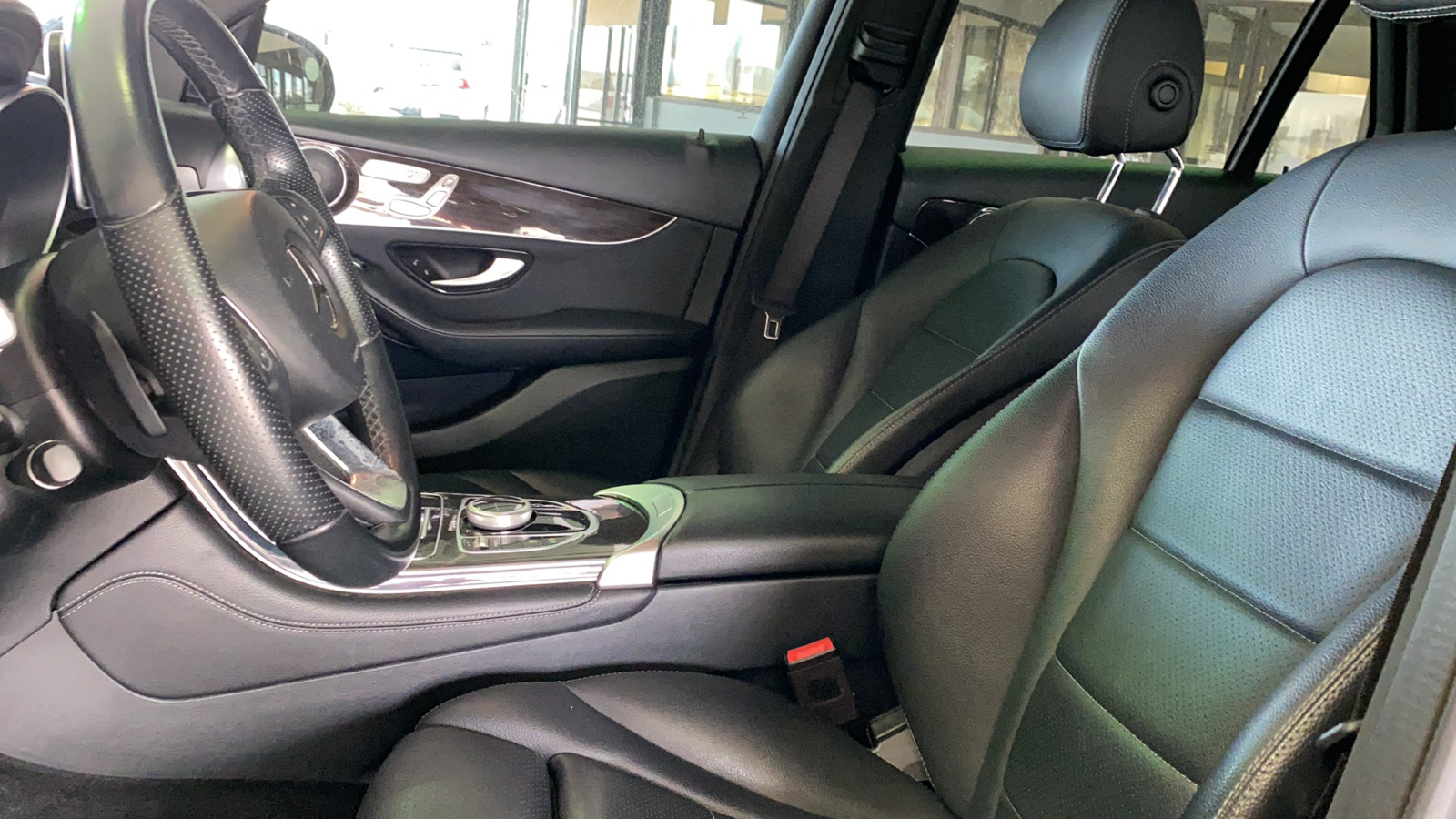 Certified Used 2019 Iridium Silver Metallic Mercedes-Benz GLC 300 4MATIC® SUV image 29