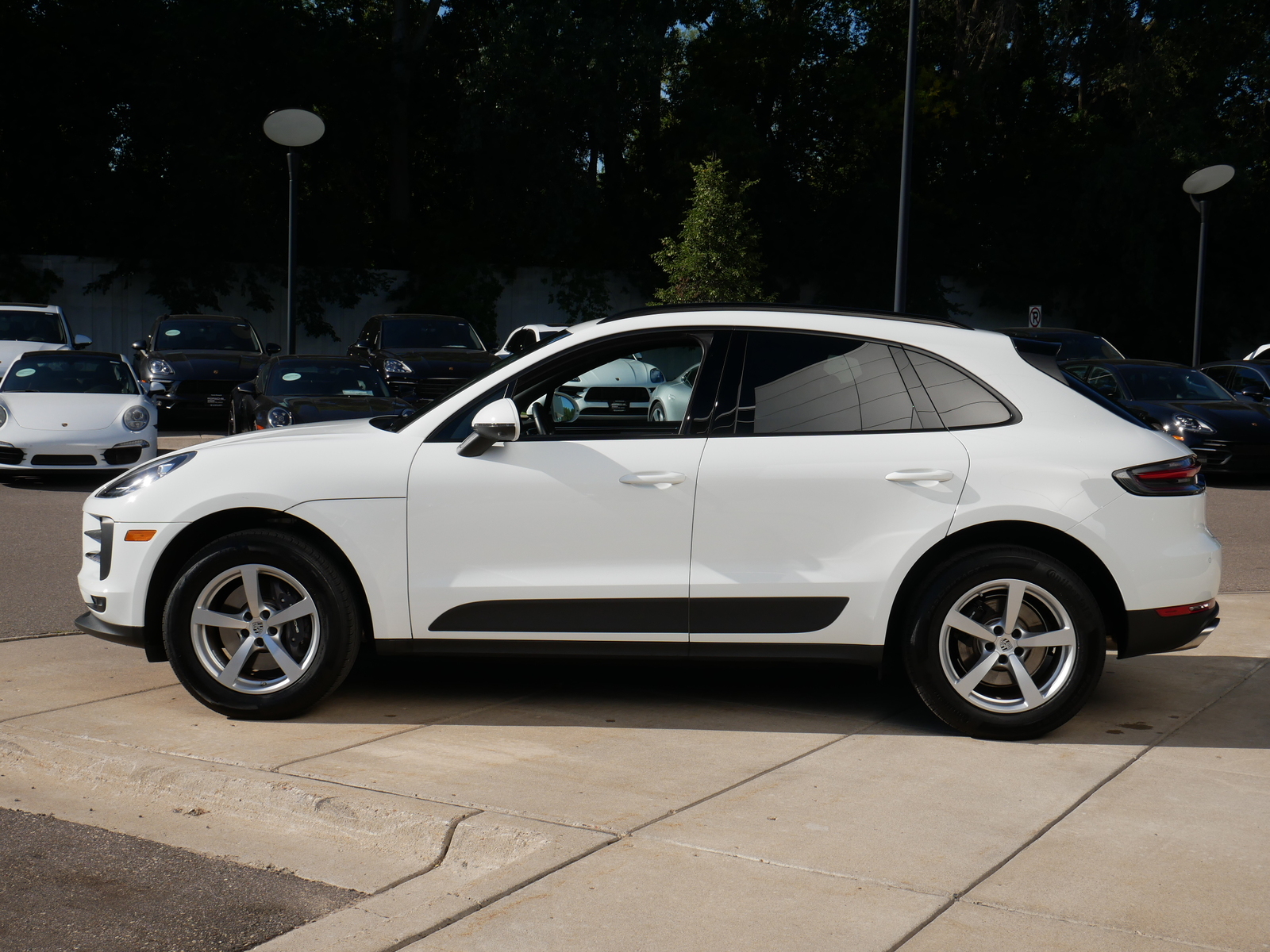 Certified Pre-Owned 2021 Porsche Macan AWD