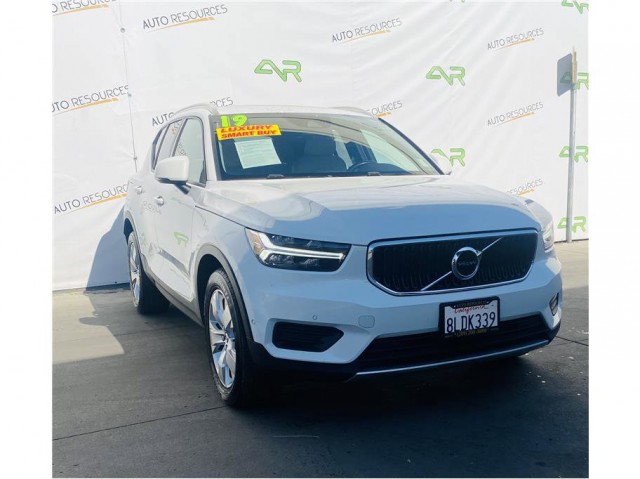 2019 Volvo XC40 Momentum