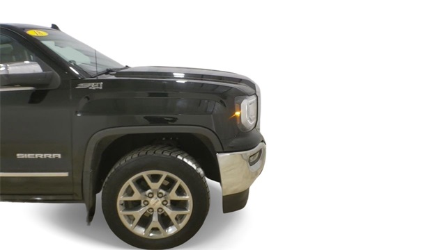 Used 2018 GMC Sierra 1500 SLT with VIN 3GTU2NEC2JG261297 for sale in Alexandria, Minnesota