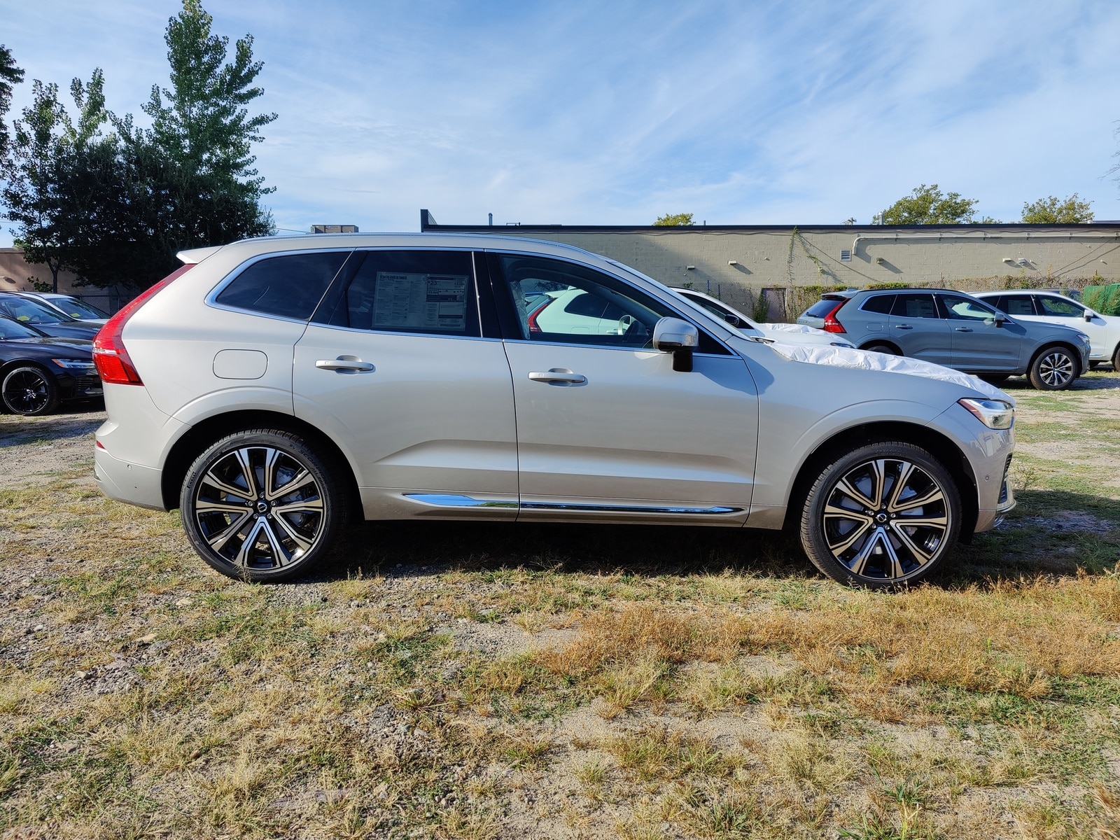 PreOwned 2023 Volvo XC60 B6 A ULT B6 AWD Mild Hybrid Ultimate Bright