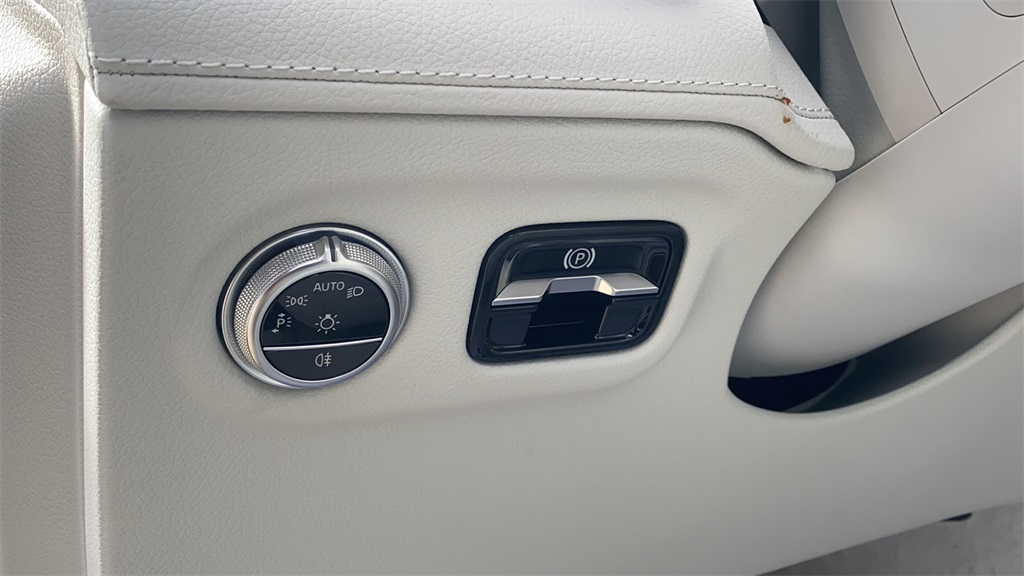 New 2023 MercedesBenz EQS EQS580 SUV in Haverhill 22K4004 Smith